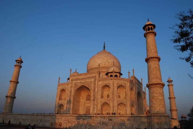 From Delhi: All-Inclusive Taj Mahal & Mathura Vrindavan Tour - A 12-hour private sprint from Delhi to Taj Mahal and Krishna sites