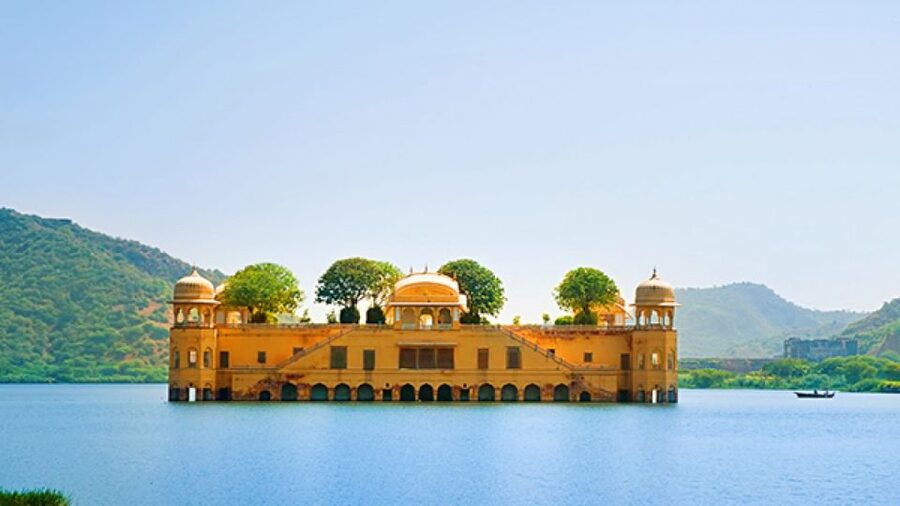 From Delhi: Jaipur Day Trip by Fast Train or Private Car - Jantar Mantar: The Science Stop That Changes How You Look