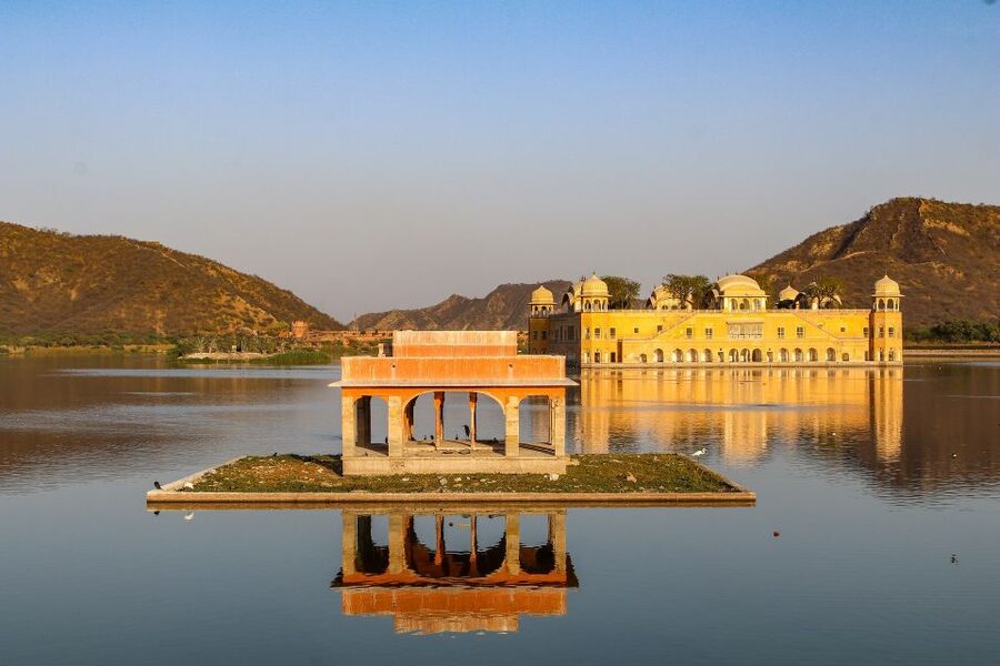 From Delhi: Jaipur Day Trip by Fast Train or Private Car - Panna Meena Ka Kund and Monkey Temple: Photo Energy and Local Atmosphere