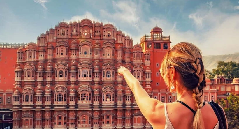 From Delhi: Jaipur Private Tour with Guide & Hotel Pickup - Amber Fort: the hilltop fortress that actually feels like a fortress