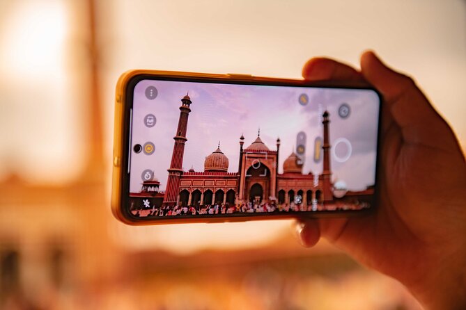 From Delhi: New and Old Delhi Private Sightseeing Tour - Jama Masjid: scale, devotion, and what Mughal power looks like