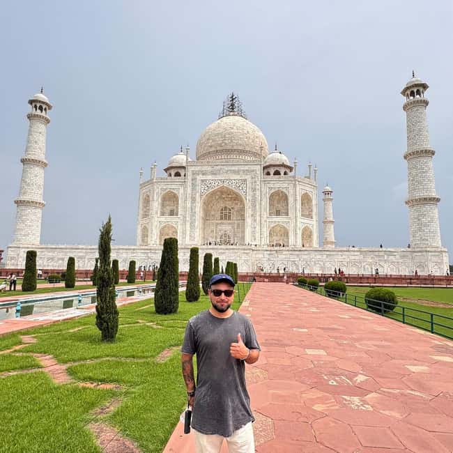 From Delhi One Day Agra & Taj Mahal Round Trip - Taj Mahal with a guide who helps you actually see it