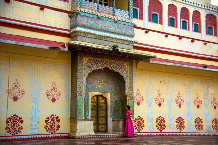 From Delhi: Private Jaipur & Amber Fort Guided Tour by Car - Jal Mahal from outside: why you should still plan a camera moment
