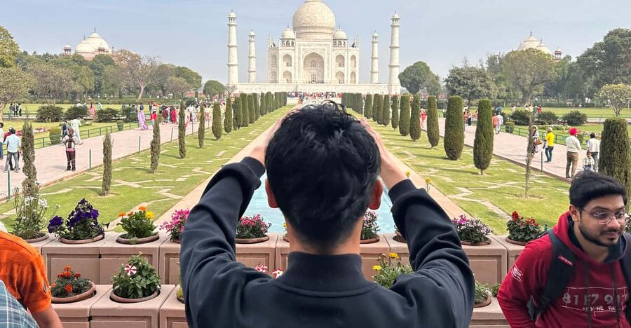 From Delhi: Private Taj mahal and Agra Fort with Car Tour - Agra Fort: a guided walk that turns walls into a city map