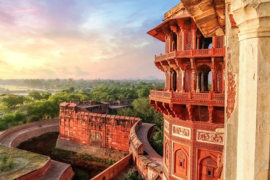 From Delhi: Private Taj Mahal, Baby Taj & Agra Fort Day Trip - Breakfast or lunch at a 5-star heritage hotel, and why it’s worth it