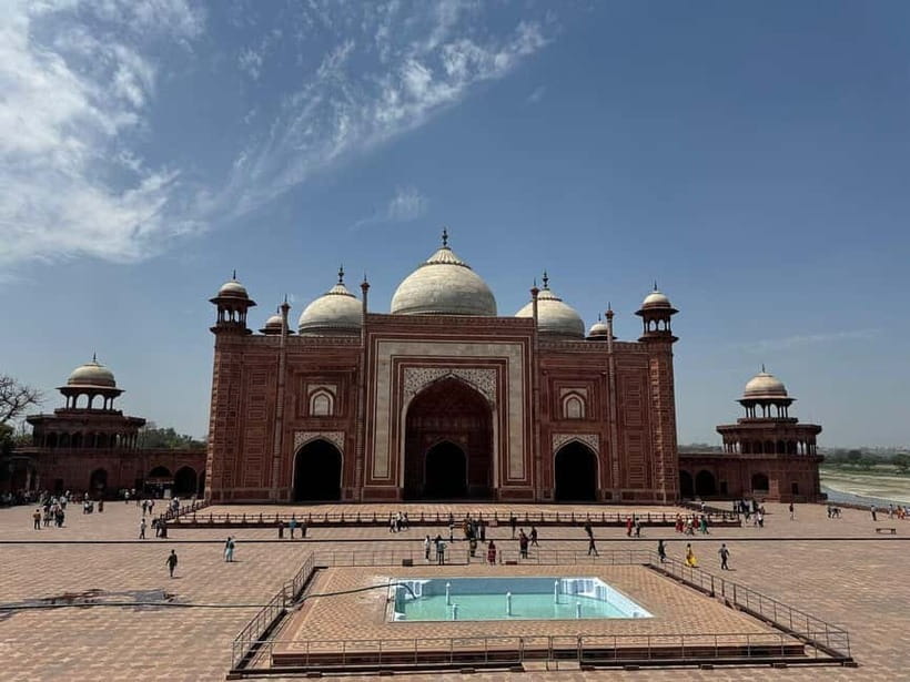 From Delhi: Private Taj Mahal Day Tour By Car and Driver - Why this sunrise Taj Mahal day feels worth it