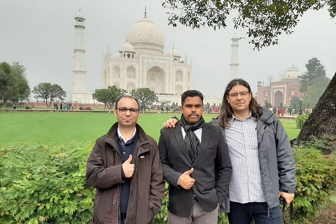 From Delhi: Private Taj Mahal Sunrise, Baby Taj & Fort Tour - Lunch at a 5-star restaurant: a real break, not a rushed fuel stop