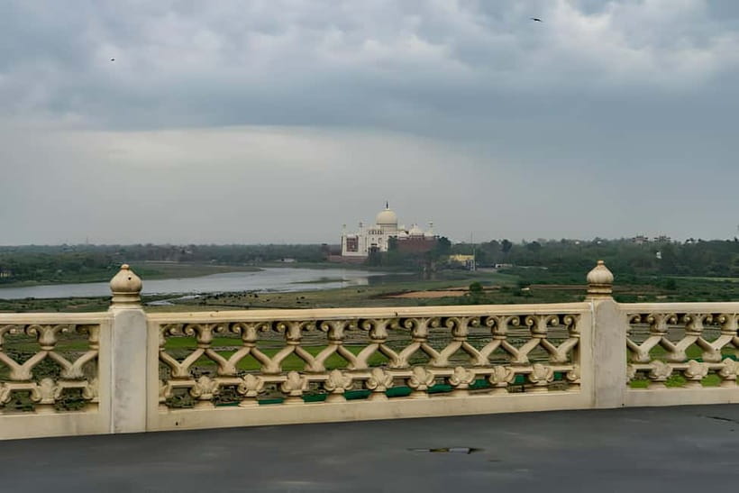 From Delhi: Same Day Taj Mahal & Agra Day Tour by Car - Taj Mahal: skip the ticket line and get the right angles