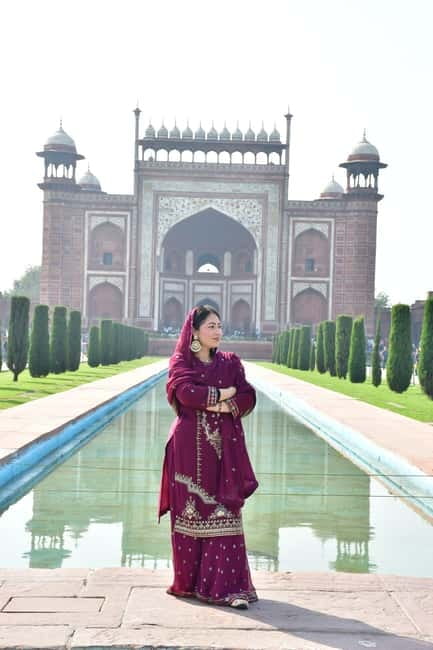 From Delhi: Same Day Taj Mahal Trip By India's Fastest Train - Agra Fort: Mughal architecture on a practical walking schedule