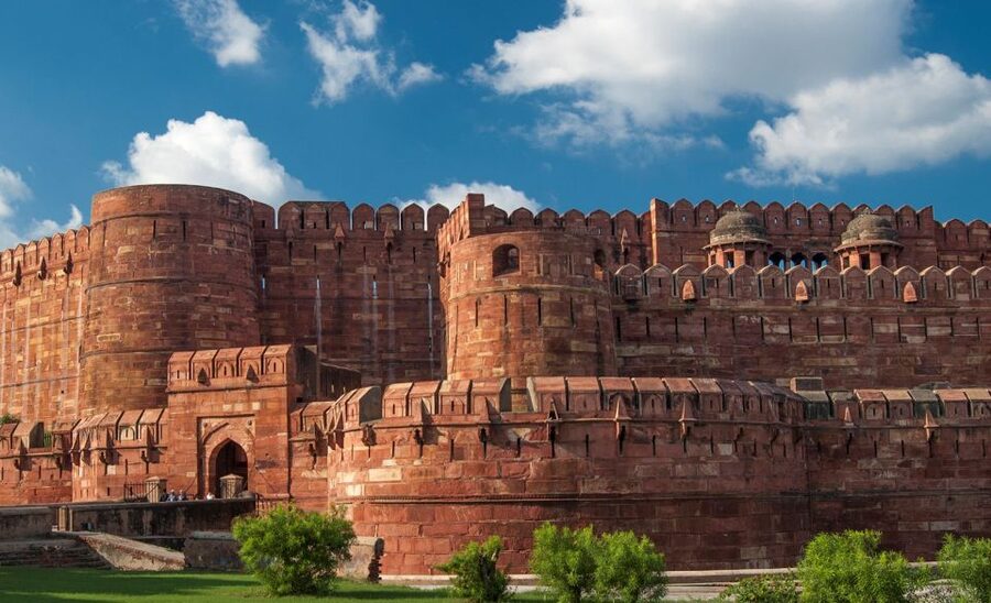 From Delhi: Taj Mahal & Agra City Tour By Gatiman Train - Agra Fort: where power shows up in red sandstone and white marble