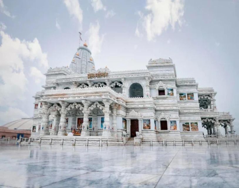 From Delhi: Taj Mahal, Agra & Mathura Tour by Car - Prem Mandir in Vrindavan: The Love Temple and Its Lighting Moment