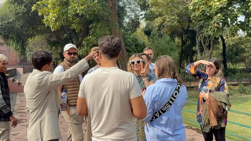 From Delhi: Taj Mahal & Agra Private Tour with 5<em> Lunch – Key points before you go’ /></p>
<ul>
<li><strong>Private door-to-door pickup</strong> from many Delhi-area locations, including airport and hotel</li>
<li><strong>Skip-the-line entrance</strong> plus battery bus to and from the Taj Mahal parking area</li>
<li><strong>Guided time that’s timed well</strong>, including around 2.5 hours at the Taj Mahal</li>
<li><strong>Agra Fort and Baby Taj</strong> in one smooth circuit, not scattered across random stops</li>
<li><strong>Mehtab Bagh</strong> added for quieter Taj views across the Yamuna River</li>
<li><strong>Optional 5-star buffet lunch</strong> at a luxury hotel, so you can match your day to your budget</li>
</ul>
<h2 id="door-to-door-car-to-agra-and-why-early-matters">Door-to-door car to Agra, and why early matters</h2>
<p><img width="820" height="615" decoding="async" src=