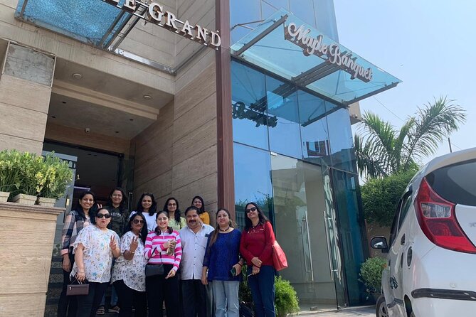 From Delhi: Taj Mahal & Agra Tour by Gatimaan Express Train - Lunch at DoubleTree by Hilton Agra, where the comfort payoff shows