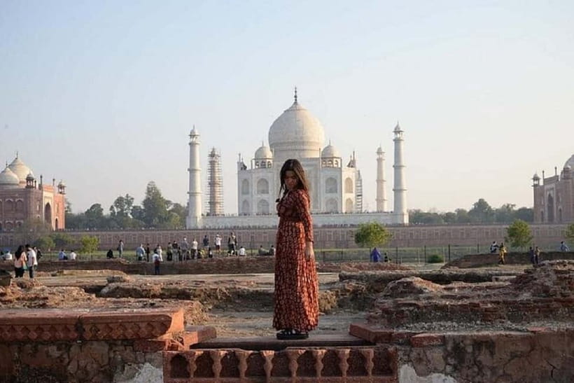 From Delhi: Taj Mahal & Agra With Fatehpur Sikri Day Tour - DoubleTree by Hilton Agra buffet lunch: when 105 minutes is exactly right