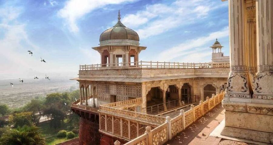 From Delhi: Taj Mahal & Agra With Fatehpur Sikri Day Tour - Who should book this day tour, and who should tweak the plan