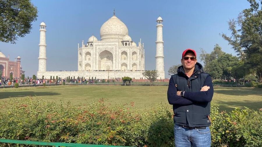 From Delhi: Taj Mahal Private Tour by Car with Entrance Fees - How this Taj Mahal private tour works, in real life