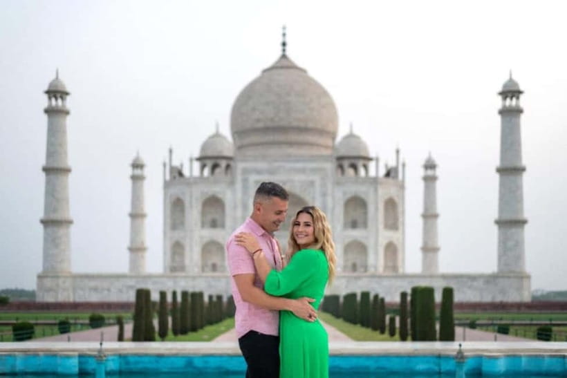 From Delhi: Taj Mahal Tour with Professional Photographer - Agra Fort with guided walkthrough and ticket handover that saves time