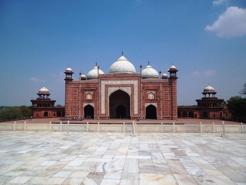 From Delhi: Taj Mahal Tour with Professional Photographer - Should you book this Taj Mahal tour?