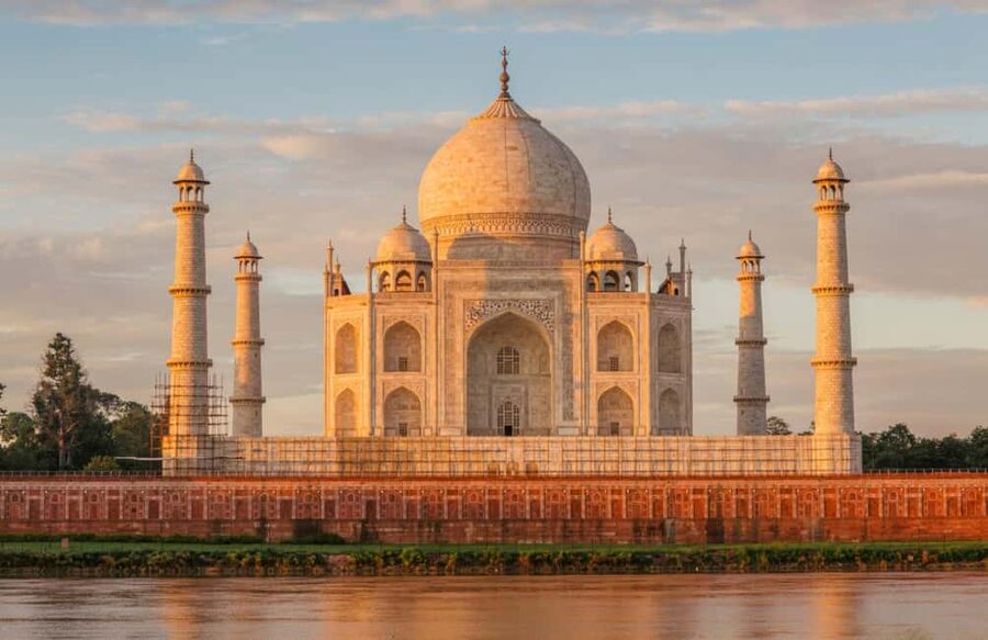 From Jaipur: Private Taj Mahal Sunrise & Agra Fort Tour - The Taj Mahal experience: first light, then space to look