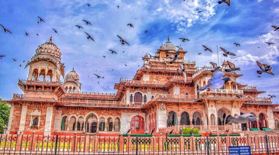 From New Delhi: Jaipur Tour by Fast Train or by Private Car - City Palace: palaces you can actually walk through