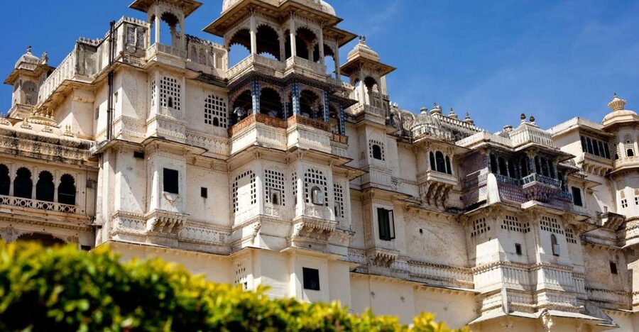 From Udaipur: Private Udaipur City of Lakes Sightseeing Tour - Price and logistics: what this tour really costs you