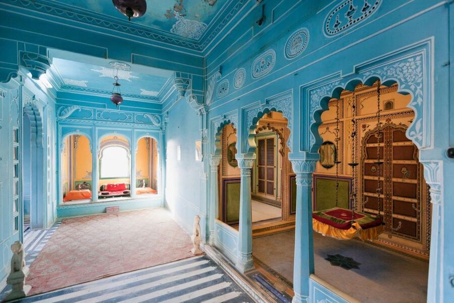 From Udaipur: Private Udaipur City of Lakes Sightseeing Tour - Lake Pichola walk and the approach to the boat