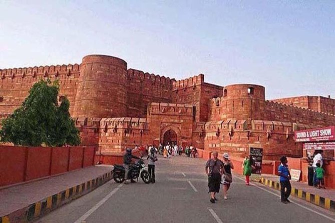 Full Day Agra Tour with Taj Mahal at Sunrise and Sunset - Lunch at Taj Darbar Restaurant: A Needed Reset in the Middle of the Day