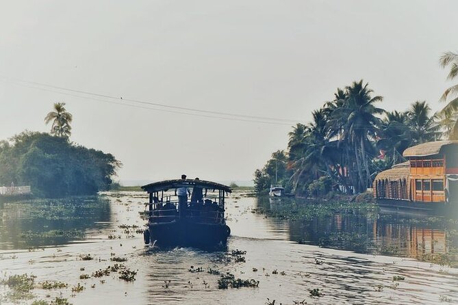Full Day Canoe Cruise with Village Life and Local Food - What makes this day feel local (and not houseboat-y)