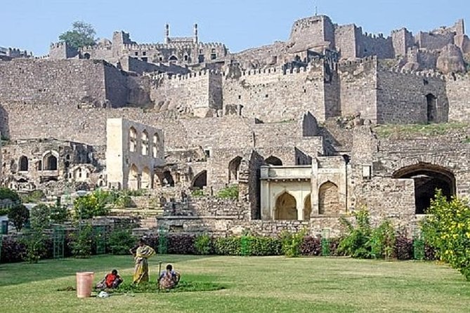 Full day guided tour of Hyderabad - Laad Bazaar, shopping that feels like a city skill