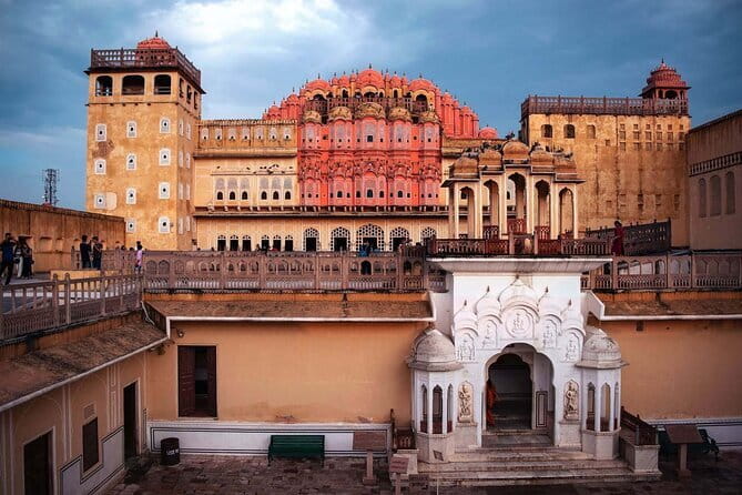 Full day Jaipur by car and Guide - The guide is the difference maker, especially when time is short