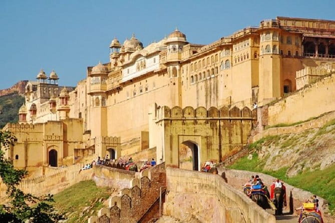 Full Day Jaipur Luxury Tuk-Tuk Tour - Royal Gaitor Tumbas: a calmer end near the Aravalli Hills