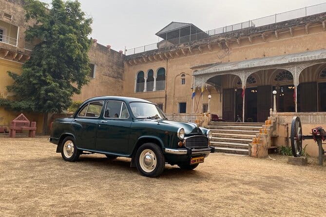 Full day Jaipur sightseeing tour by tuk tuk. - Panna Meena ka Kund: the quick photo stop that surprises