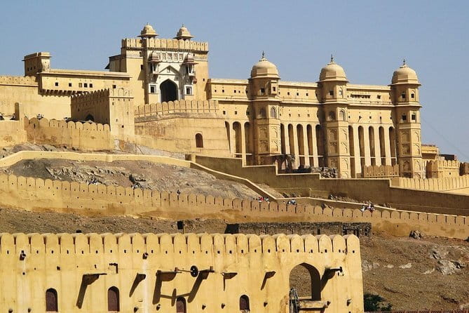 Full day Jaipur sightseeing tour by tuk tuk. - Jal Mahal: taking in the palace-on-water look