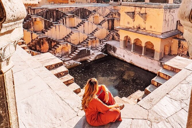 Full-Day Jaipur Tour Ending with a Sunset Experience - City Palace: royal courtyards, museum rooms, and classic photo geometry
