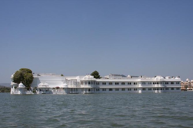 Full-Day Private City Tour of Udaipur Including Boat Ride in Lake Pichola - How this private Udaipur day stays efficient without feeling rushed