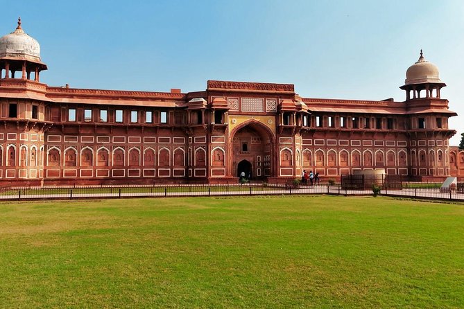 Full Day Taj Mahal Tour With Agra Fort & Fatehpur Sikri - Lunch Included - Agra craft shopping time at 4:30 PM, what to buy and what to skip