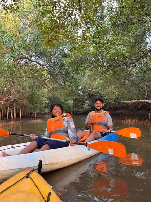 Goa: Backwater Kayaking Tour - Hour One on the Water: Guided Kayaking Through Mangroves