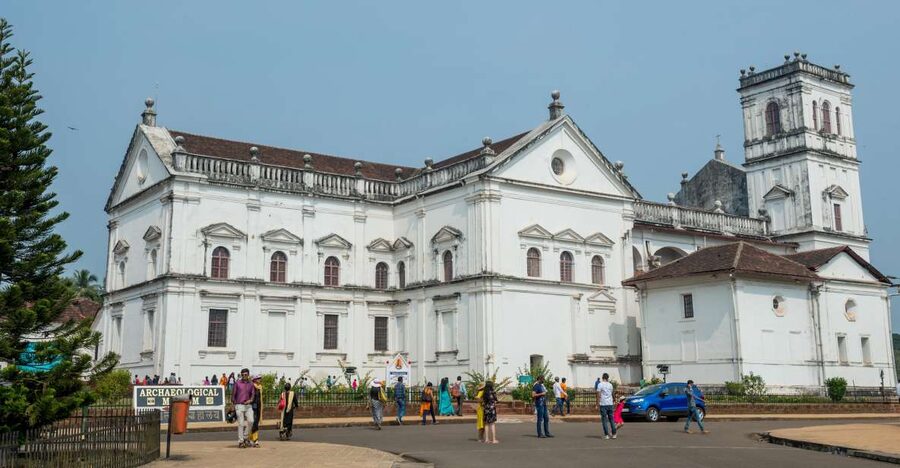 Goa Shore excursions : All inclusive Small Group tour - St. Cajetan Church: Portuguese Stonework and a Crypt Story