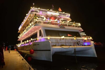 Triple Deck Family Dinner Cruise and Performances