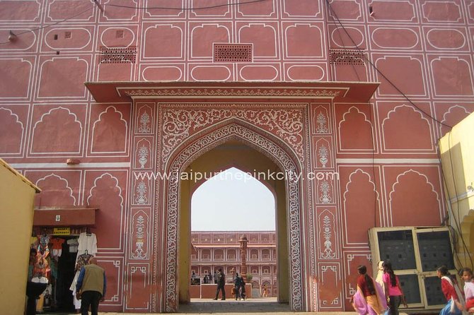 Golden Triangle 3 Days - Delhi landmarks: Qutub Minar, Humayun’s Tomb, Lotus Temple, and India Gate