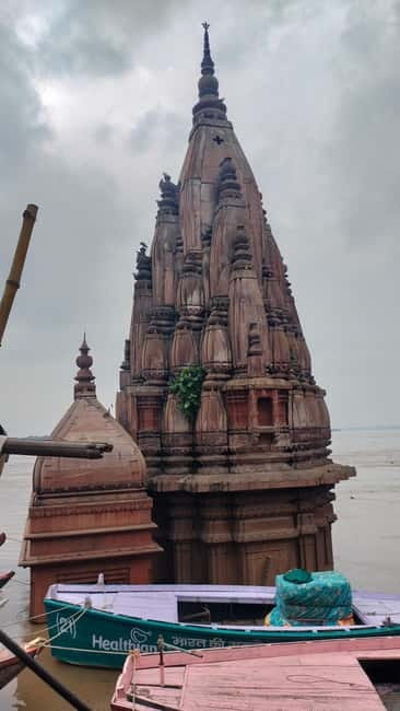 Guide francophone à varanasi - Rakesh - Price and value: $24 for a guided, entry-fee included route