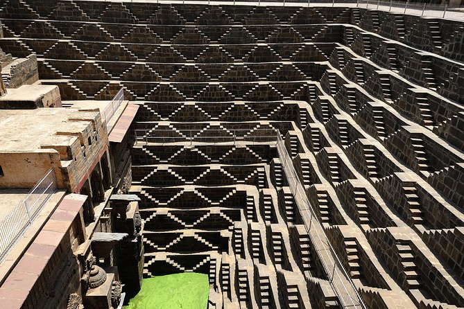Guided Fatehpur Sikri & Abhaneri Tour From Agra To Jaipur By Car - Food, tickets, and what you may pay during the day