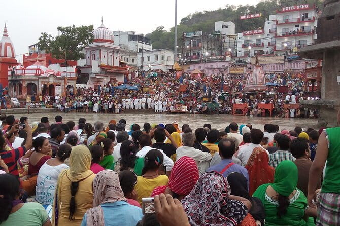 Guided Haridwar Walk with Ghats & Evening Ganga Aarti - Evening Ganga Aarti at Har Ki Pauri, Lamps, Chants, and the Why Behind It