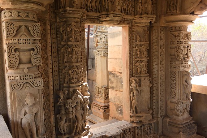 Guided tour of Bateshwar Temples Morena - Stop 1: Mitawali Temple, circular form, hilltop views, and Delhi-style inspiration
