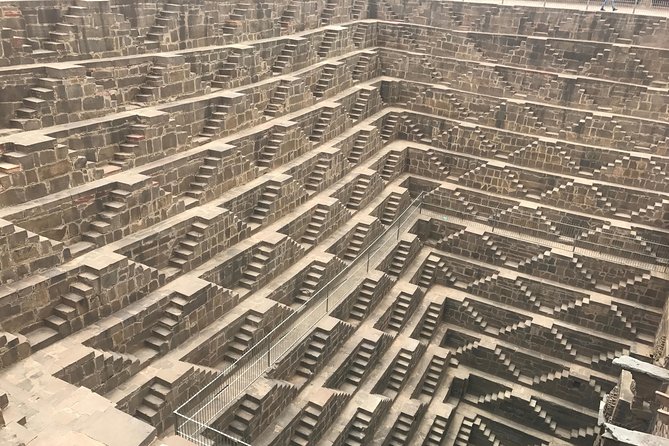 Guided Tour to Haunted Bhangarh & Abhaneri Step Well From Jaipur - How the optional guide changes the day