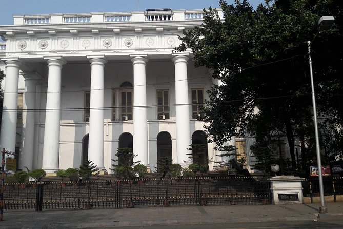 Hello Calcutta Walk Tour - Indian Coffee House, a quick pause that feels very Kolkata