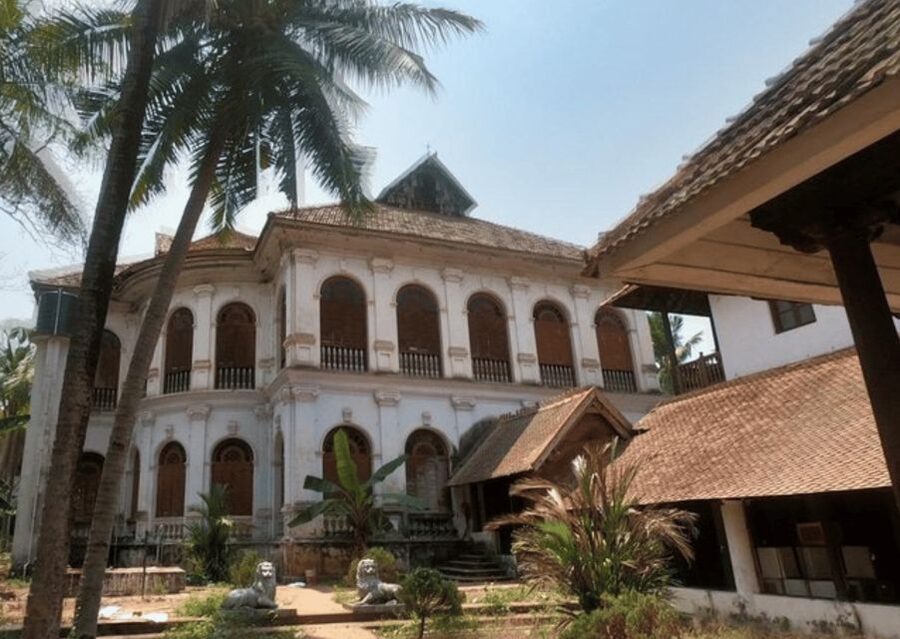 Heritage Trivandrum Photography Walk Tour With Tuk Tuk Ride - Sree Padmanabhaswamy Temple: Big Name, Real Photo Payoff