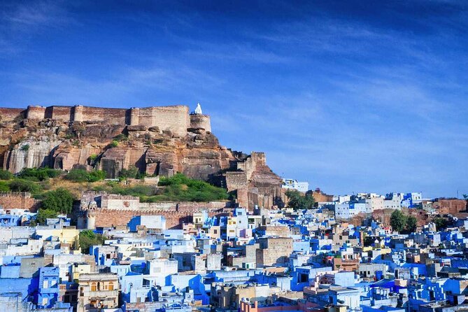 Heritage walk blue city - Stop 1: Ranisar Padamsar Lakes and the Mehrangarh Quarry Setting