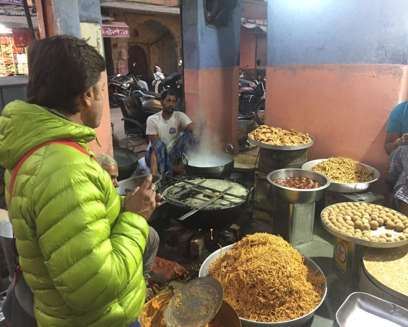 Heritage Walk & Street Food Tasting in Jaipur - Tripolia Bazar and Choti Chaupar: eating your way through the Quadrants