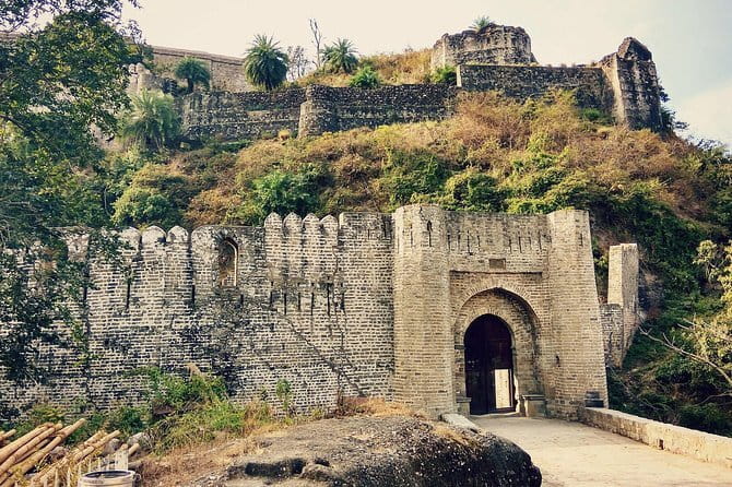 Historical Tour including Unesco Kangra fort & Rock cut temple from Dharamshala - Who this tour is best for